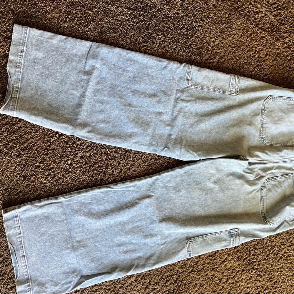 Wide leg baggy jeans